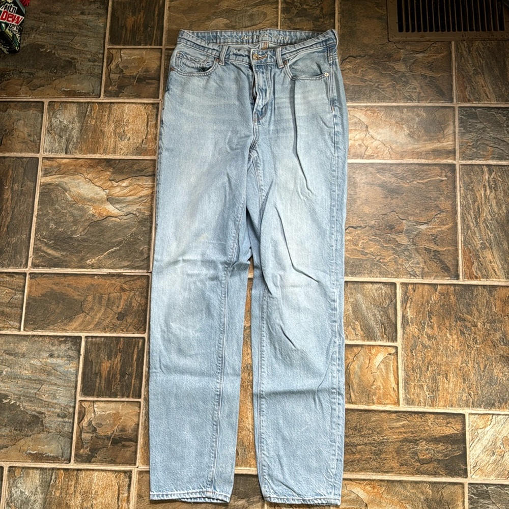 American Eagle mom jeans